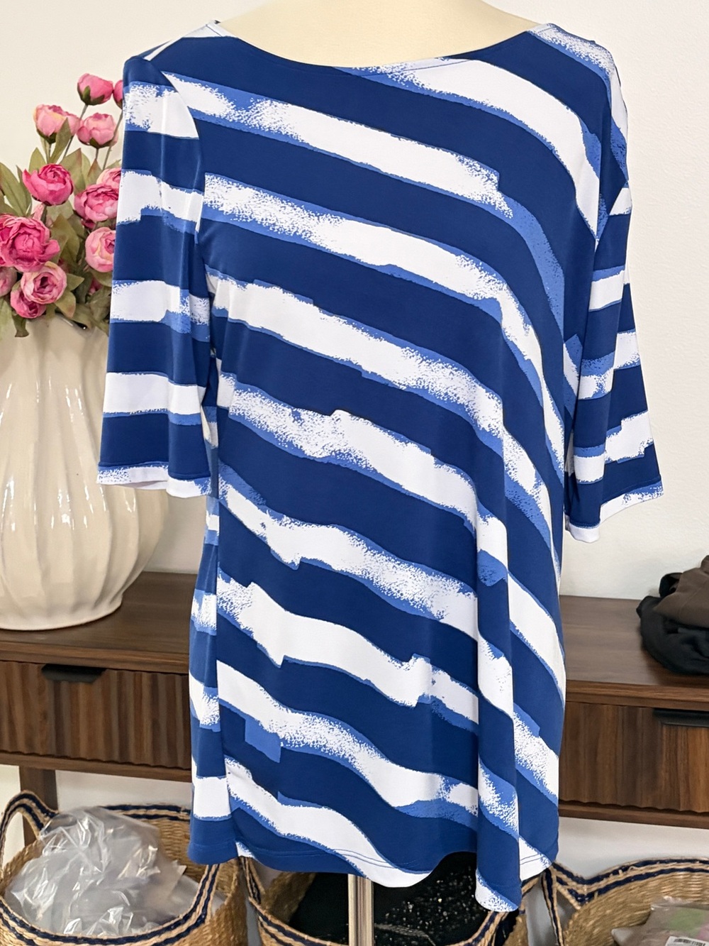 Peter Nygard Blue and White Striped Short Sleeve Top